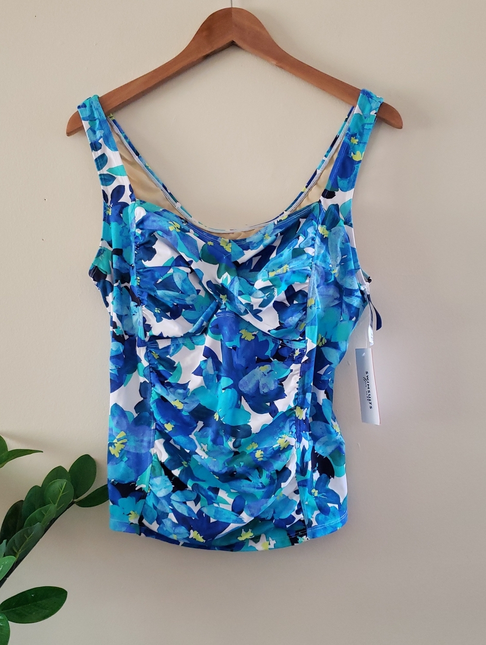 Tropical Blue Floral BNWT “ Swimsuits for All” Shelf Bra Tankini Top - PLUS 18